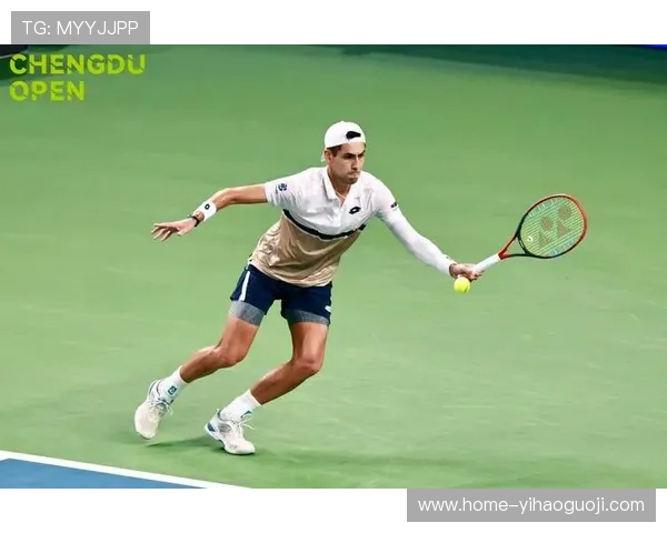 网球赛场最新动态：顶尖选手激战焦点赛事精彩回顾